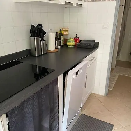 2 Pieces Avec Terrasse Et Parking, Wifi, Climatisation Holiday home *
