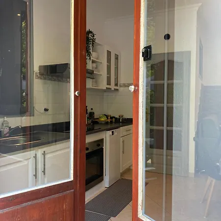 2 Pièces Avec Terrasse Et Parking, Wifi, Climatisation *