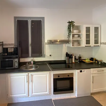 Casa vacanze 2 Pièces Avec Terrasse Et Parking, Wifi, Climatisation