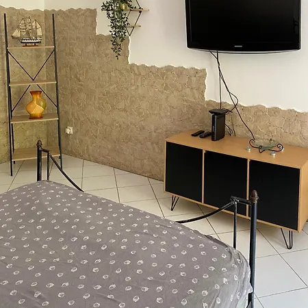 2 Pièces Avec Terrasse Et Parking, Wifi, Climatisation * Nizza